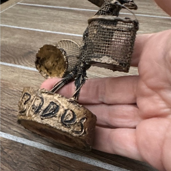 Vintage Wire Metal Figurine Folk Art Fisherman W Baskets Sculpture Q1.1 - Picture 4 of 9